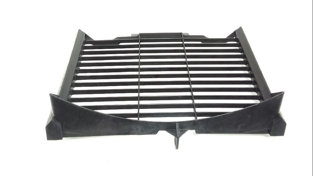 GRILLE DE RADIATEUR