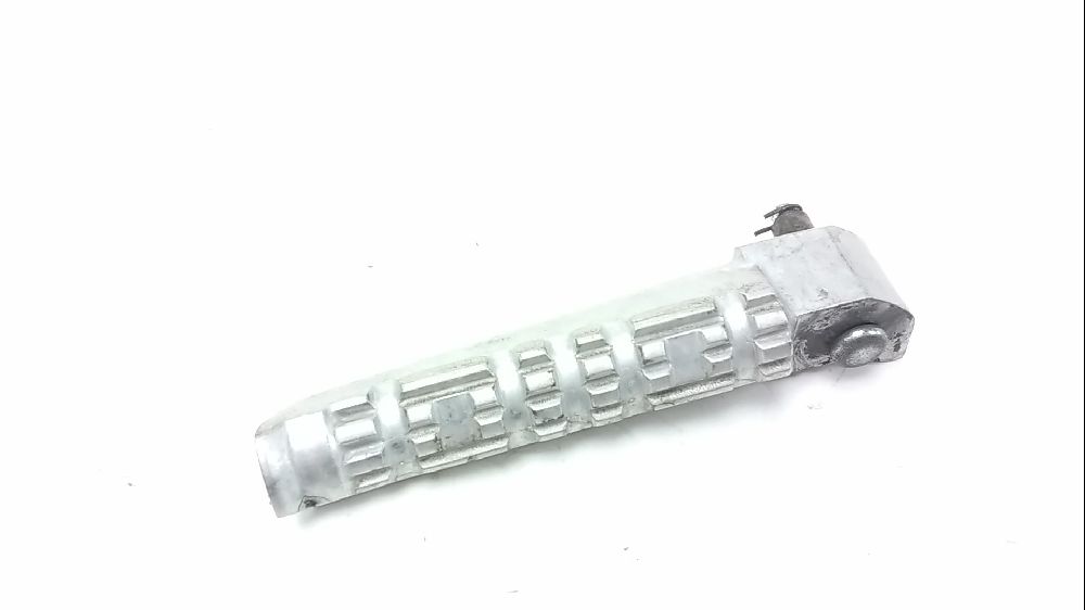 Repose pieds arriere droit