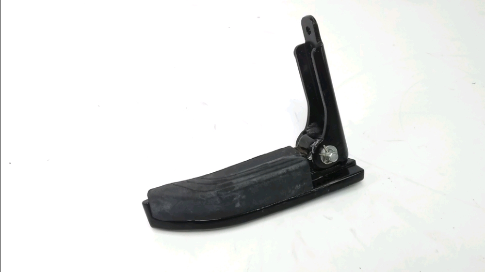 Repose pieds arriere droit