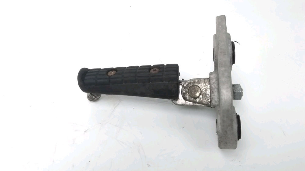 PLATINE AVANT DROITE