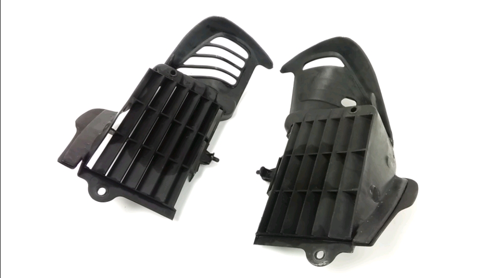 GRILLE DE RADIATEUR