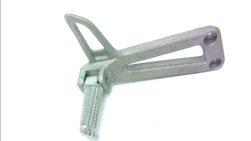 PLATINE ET REPOSE PIEDS ARRIERE DROIT