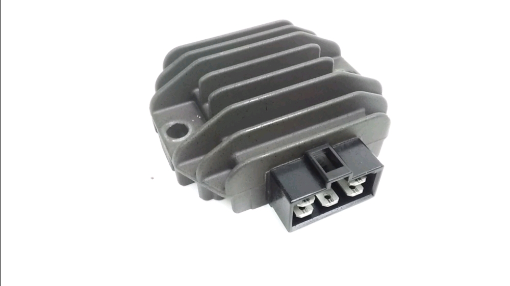 REGULATEUR DE TENSION