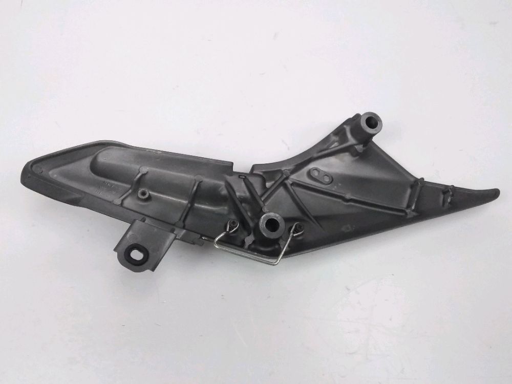 PLATINE ET REPOSE PIEDS ARRIERE DROIT