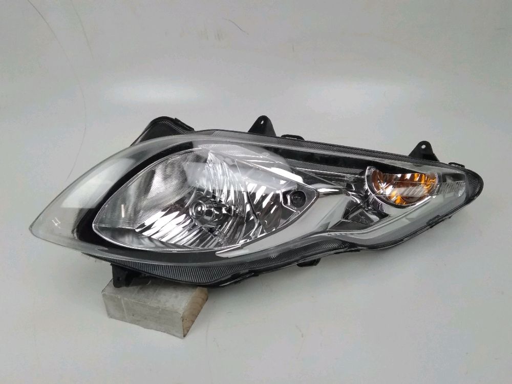 OPTIQUE AVANT GAUCHE