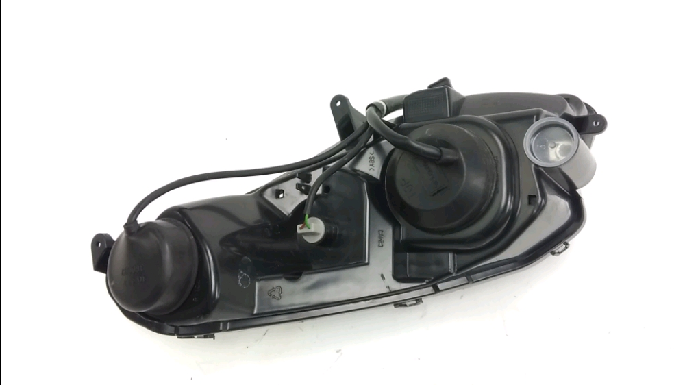 OPTIQUE AVANT GAUCHE