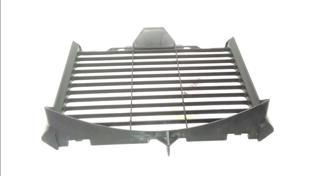 GRILLE DE RADIATEUR