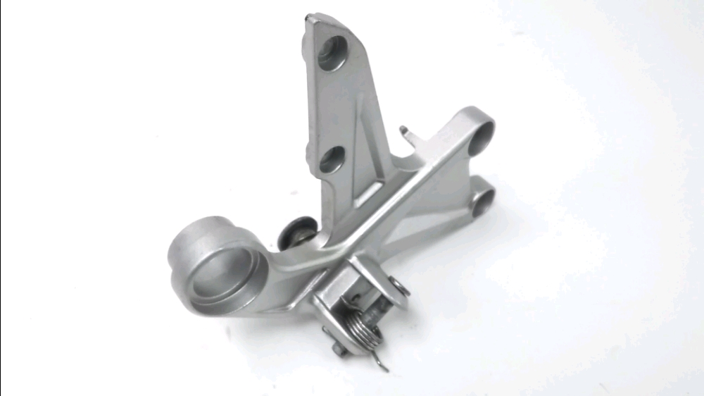 PLATINE AVANT DROITE