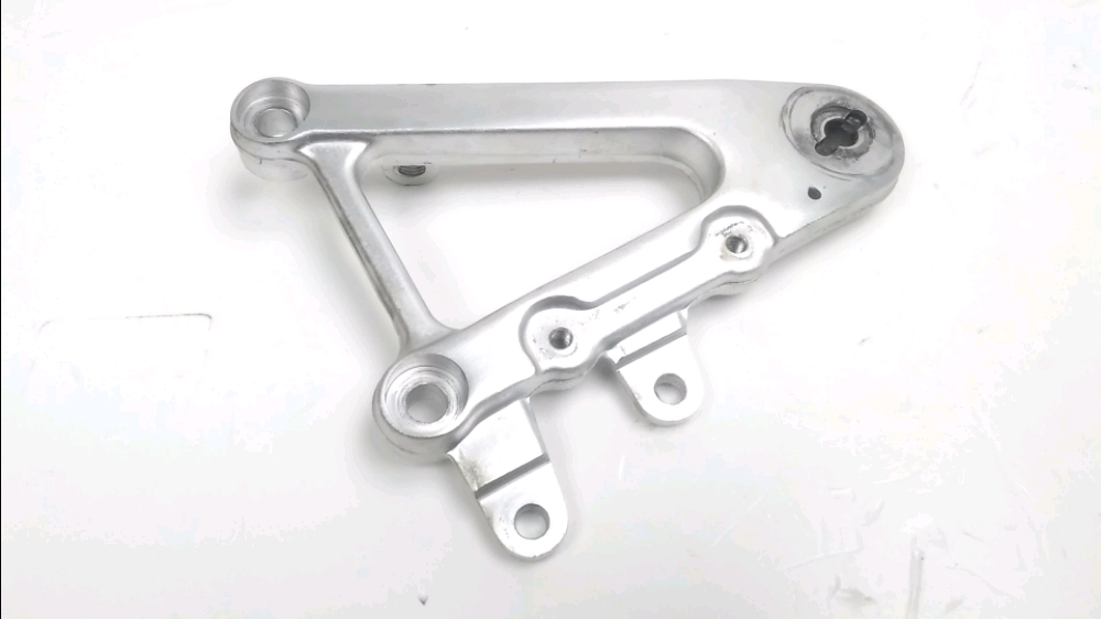 Platine avant droite