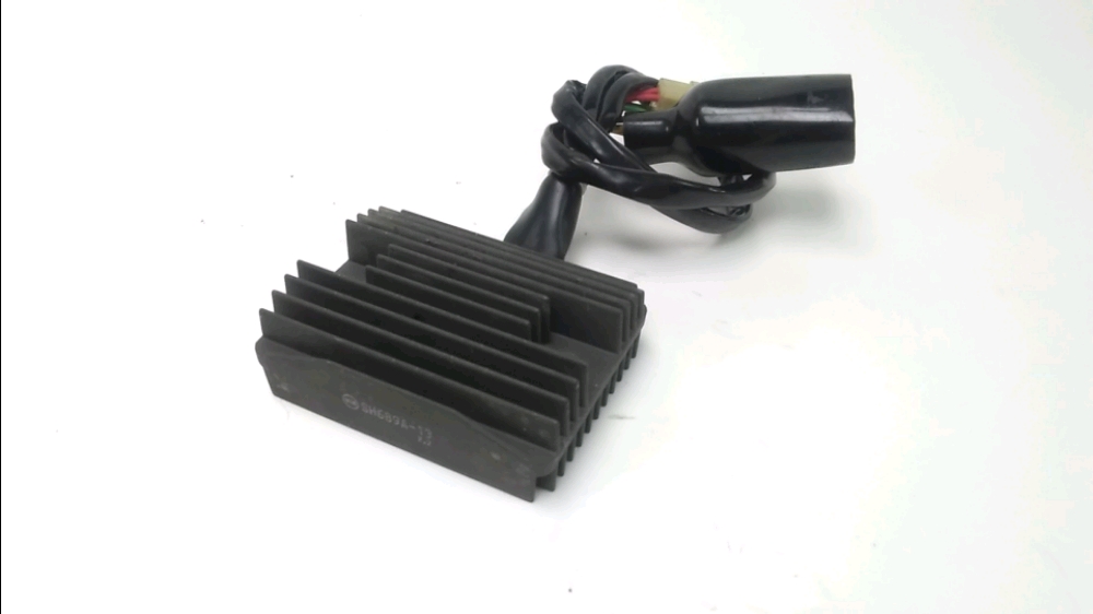 REGULATEUR DE TENSION