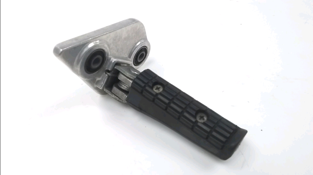 PLATINE AVANT DROITE