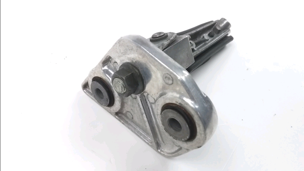 PLATINE AVANT DROITE