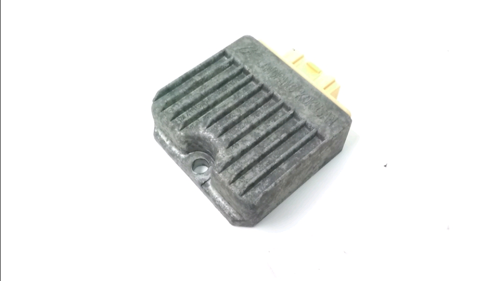 REGULATEUR DE TENSION