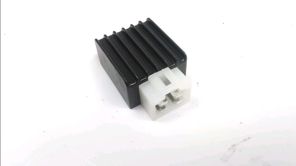REGULATEUR DE TENSION