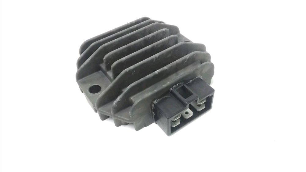 REGULATEUR DE TENSION