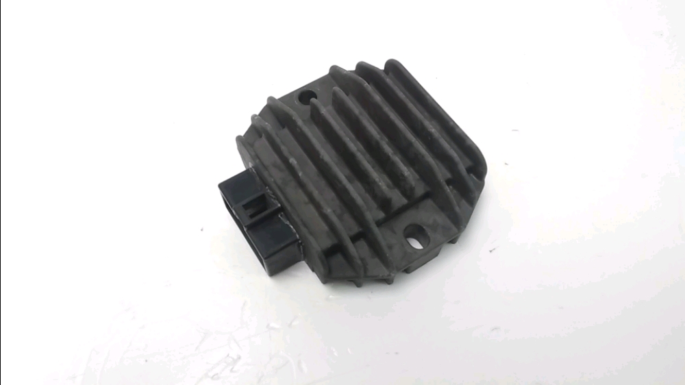 REGULATEUR DE TENSION