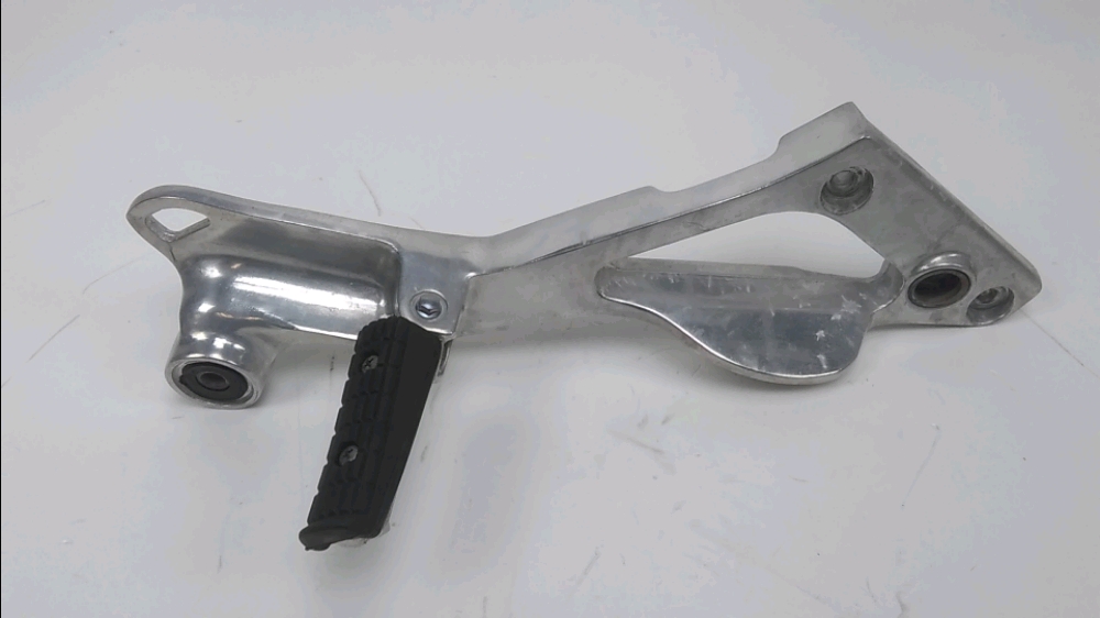 PLATINE ET REPOSE PIEDS ARRIERE DROIT