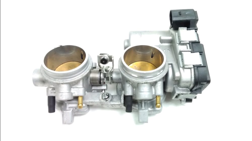 Corps d'injection droit