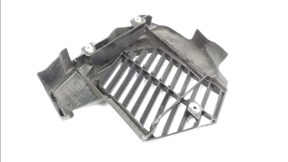 GRILLE DE RADIATEUR