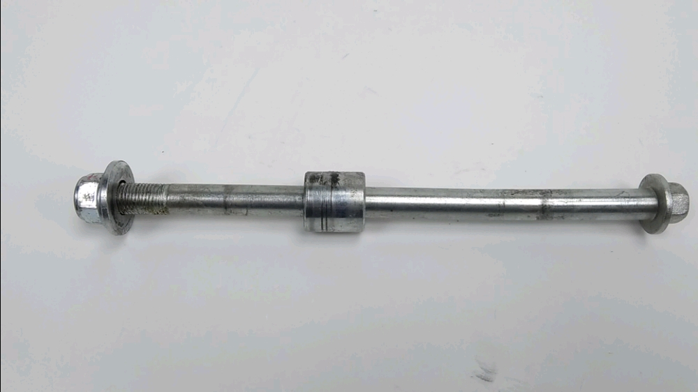 AXE DE ROUE AVANT