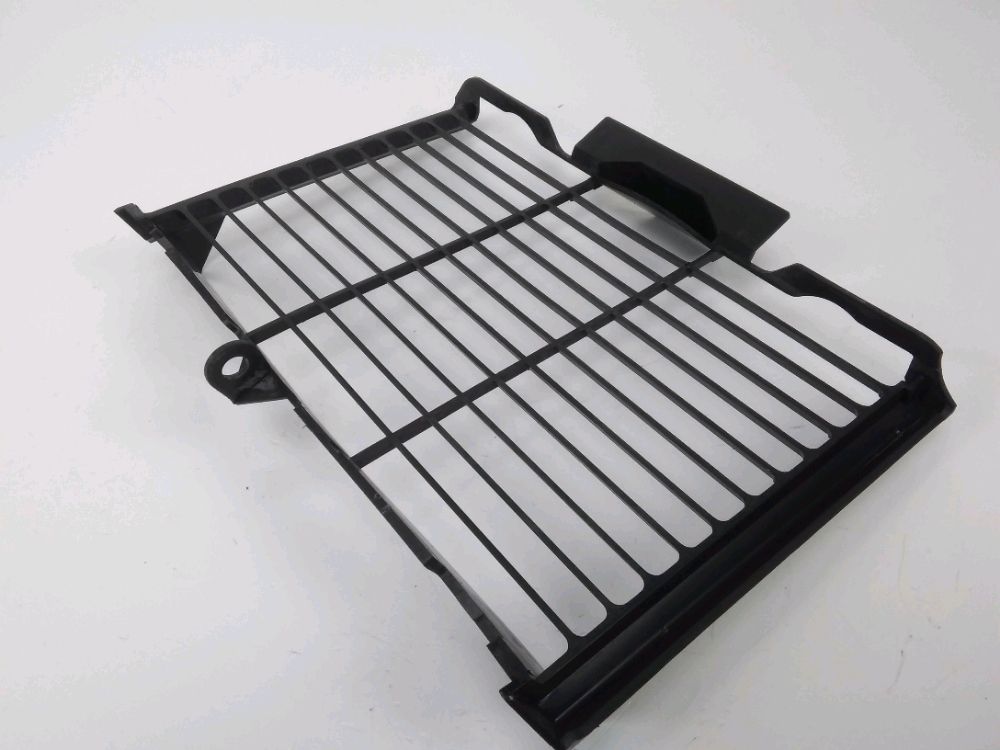GRILLE DE RADIATEUR