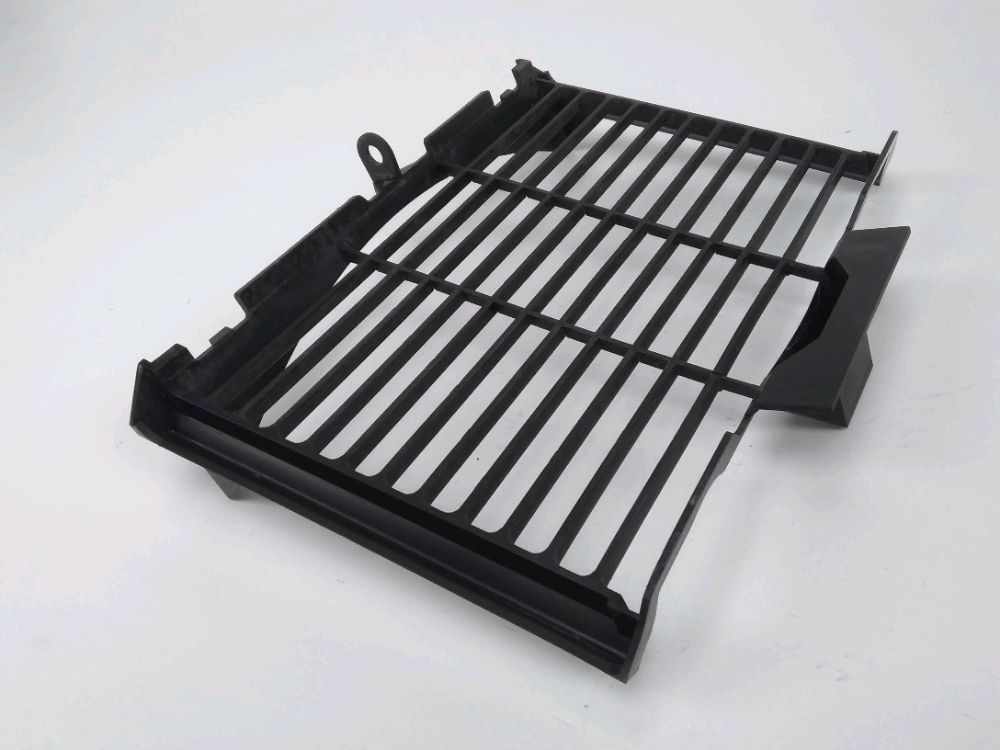 GRILLE DE RADIATEUR