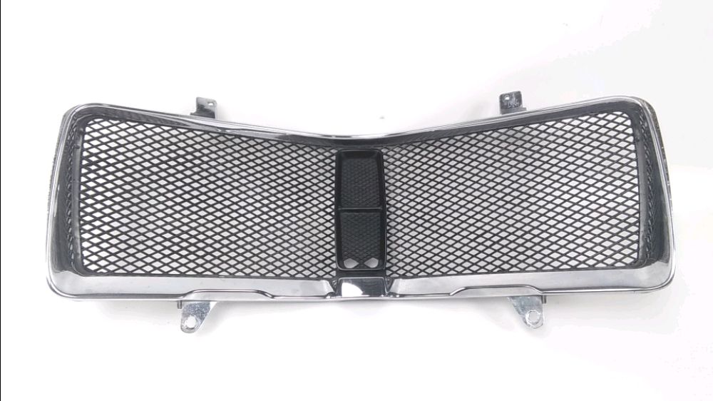 GRILLE DE RADIATEUR