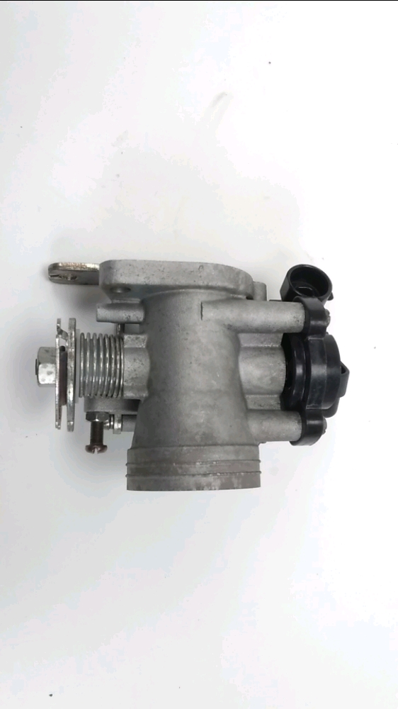 Corps d'injection droit