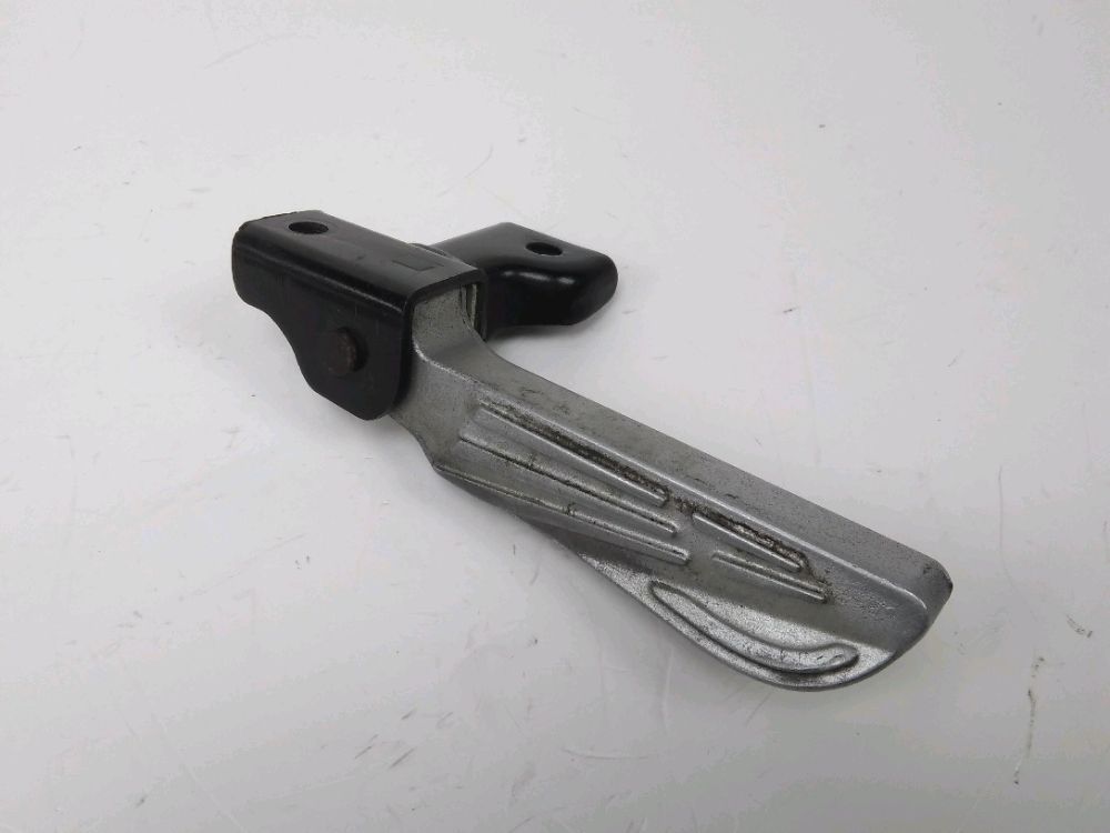 Platine et repose pieds arriere droit