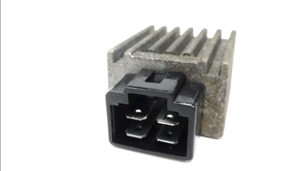 REGULATEUR DE TENSION
