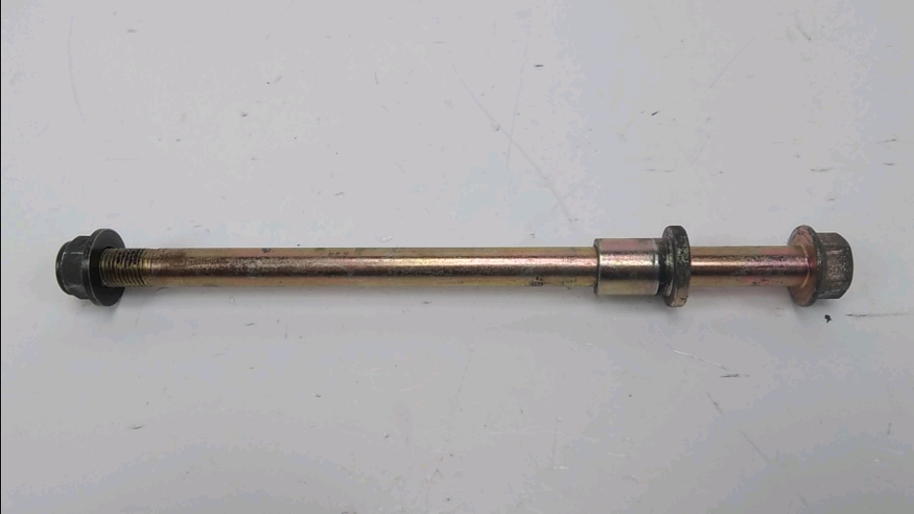 AXE DE ROUE AVANT
