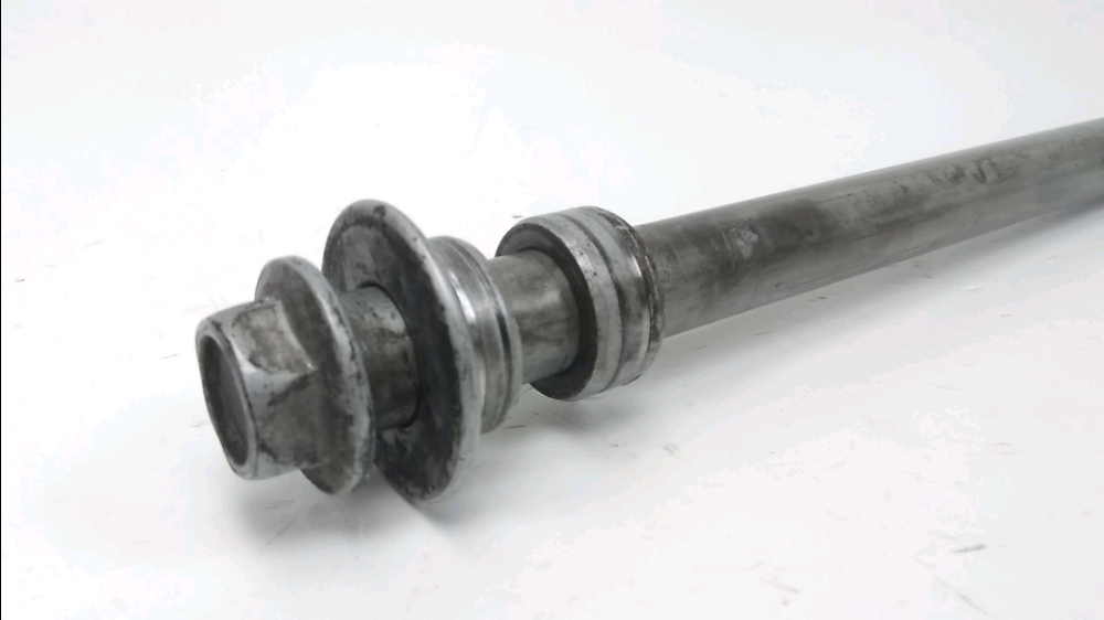 AXE DE ROUE ARRIERE