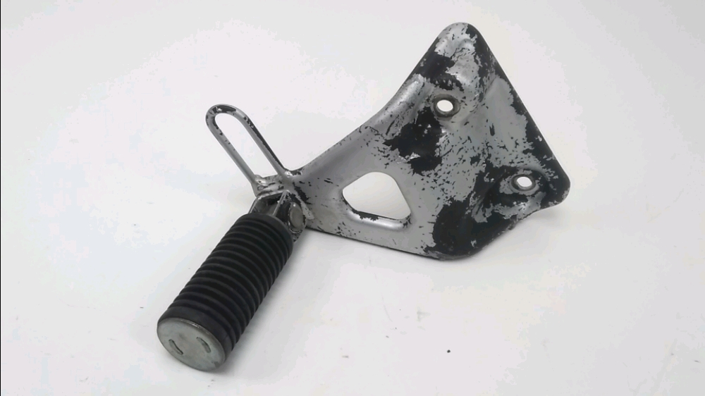 PLATINE ET REPOSE PIEDS ARRIERE DROIT