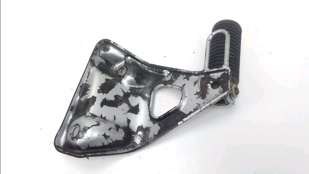 PLATINE ET REPOSE PIEDS ARRIERE DROIT