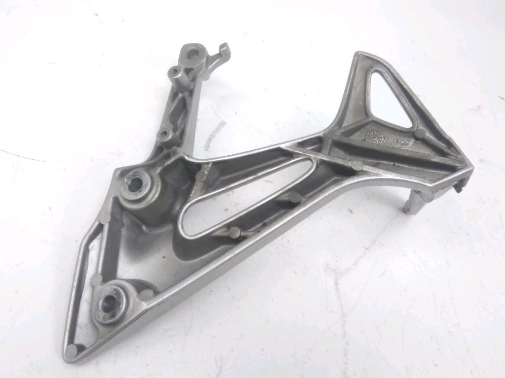 PLATINE ARRIERE DROITE COMPLETE