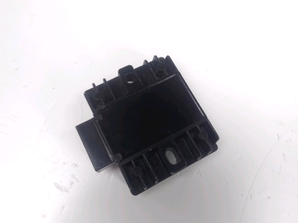 REGULATEUR DE TENSION