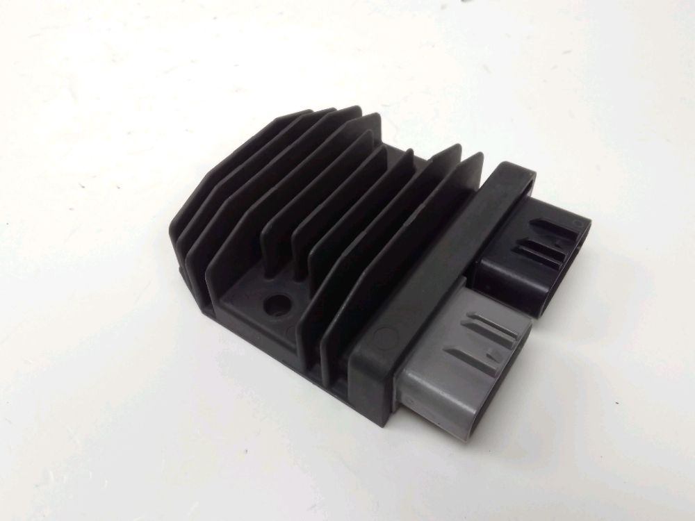 REGULATEUR DE TENSION