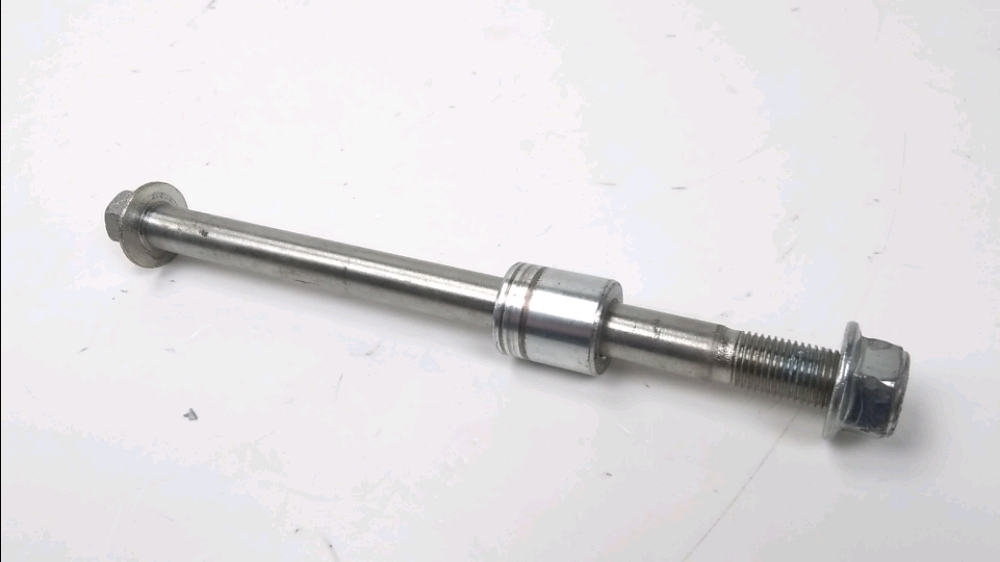 AXE DE ROUE ARRIERE