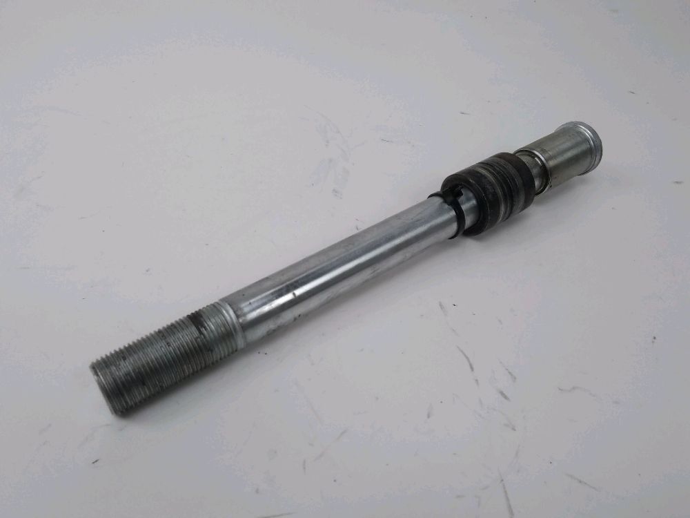 AXE DE ROUE AVANT