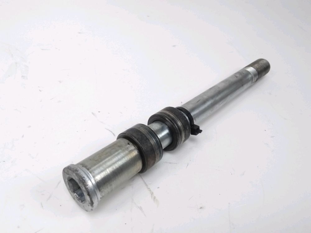 AXE DE ROUE AVANT