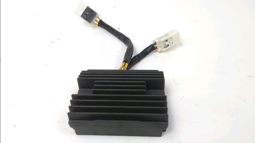 REGULATEUR DE TENSION