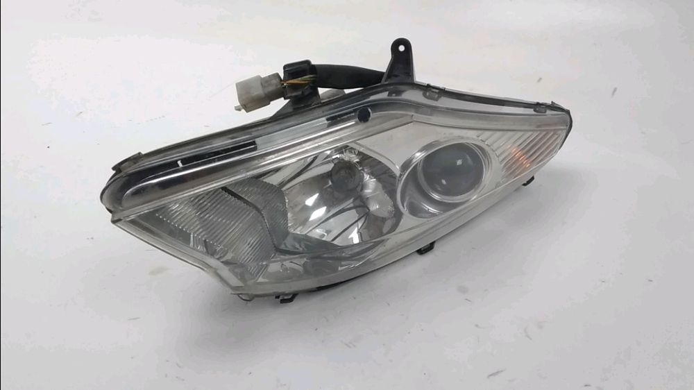 OPTIQUE AVANT GAUCHE