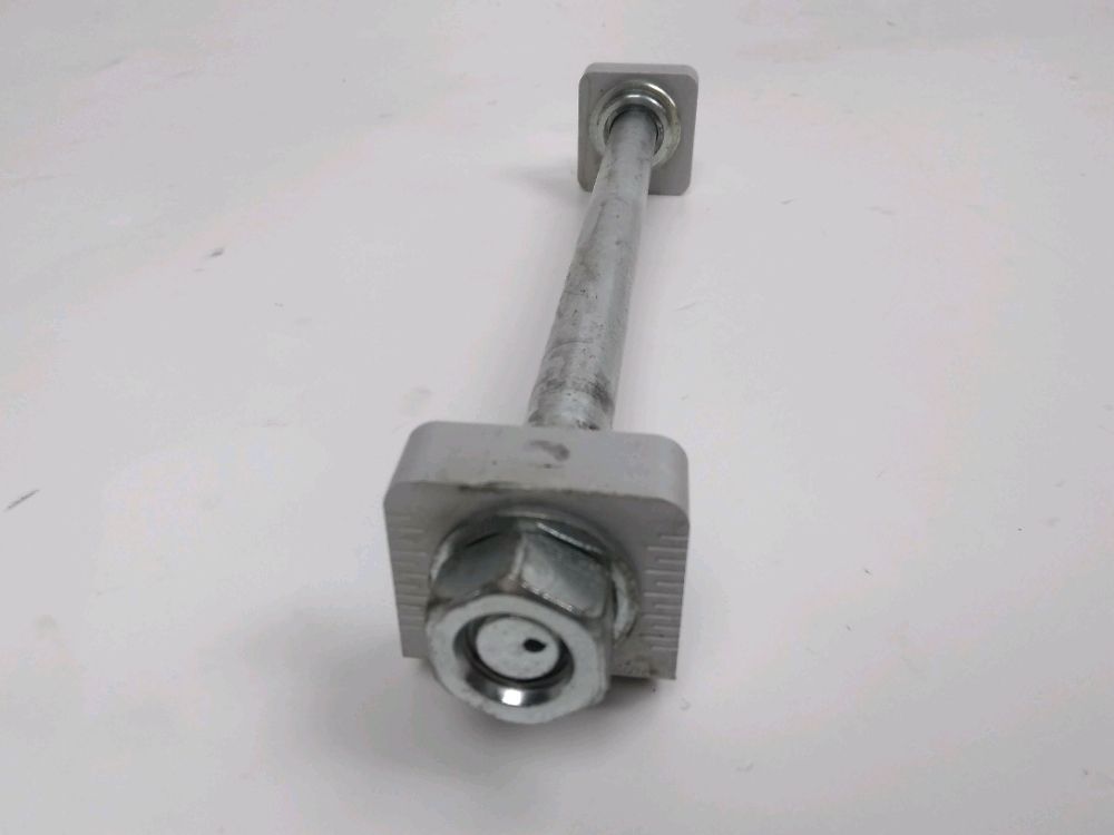 AXE DE ROUE ARRIERE