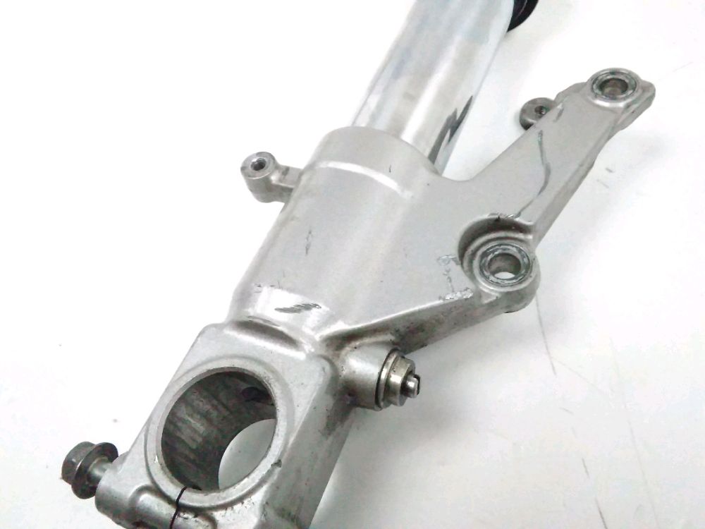 TUBE DE FOURCHE GAUCHE