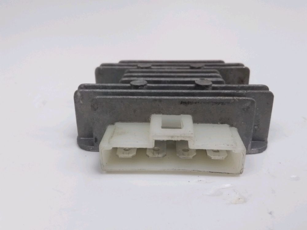 REGULATEUR DE TENSION