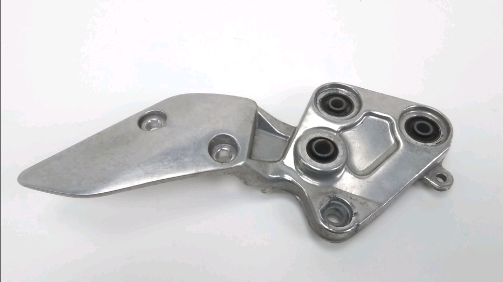 PLATINE AVANT DROITE