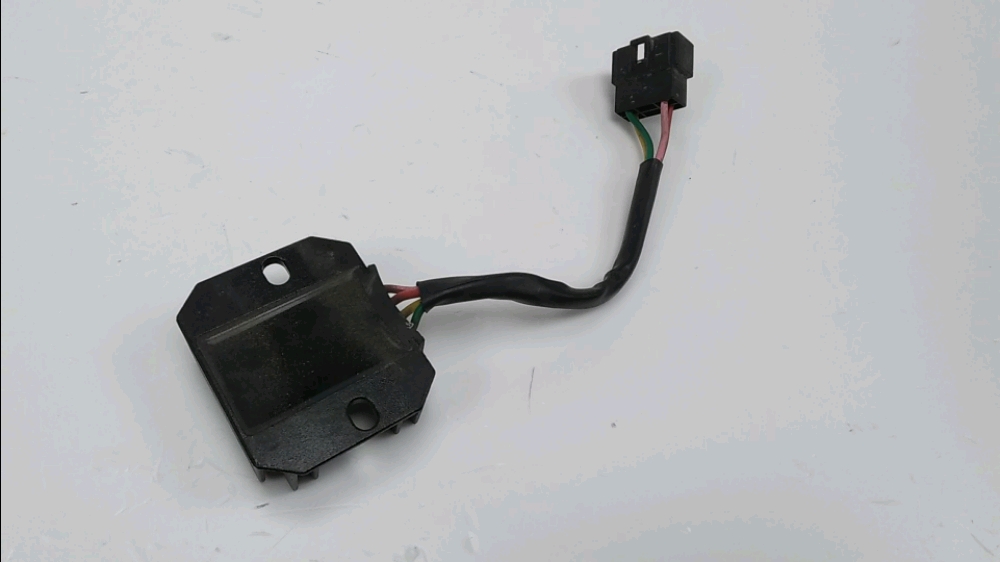 REGULATEUR DE TENSION