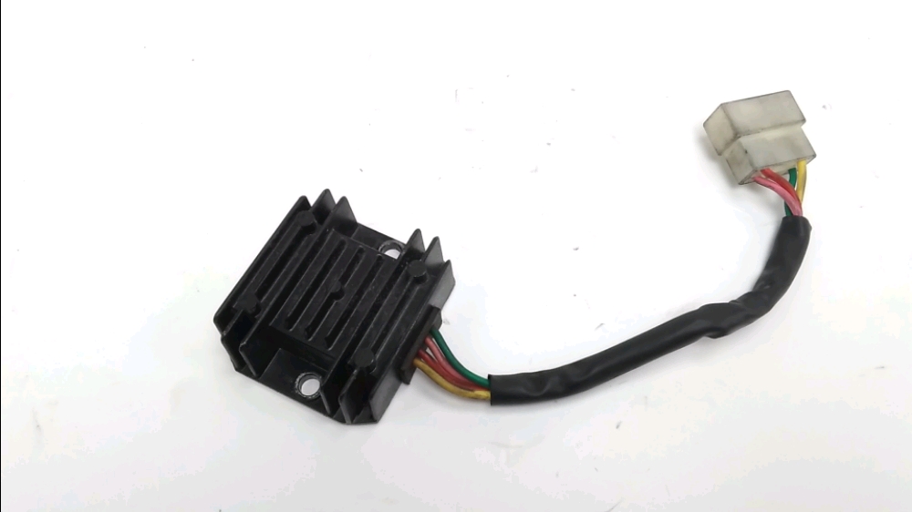 REGULATEUR DE TENSION