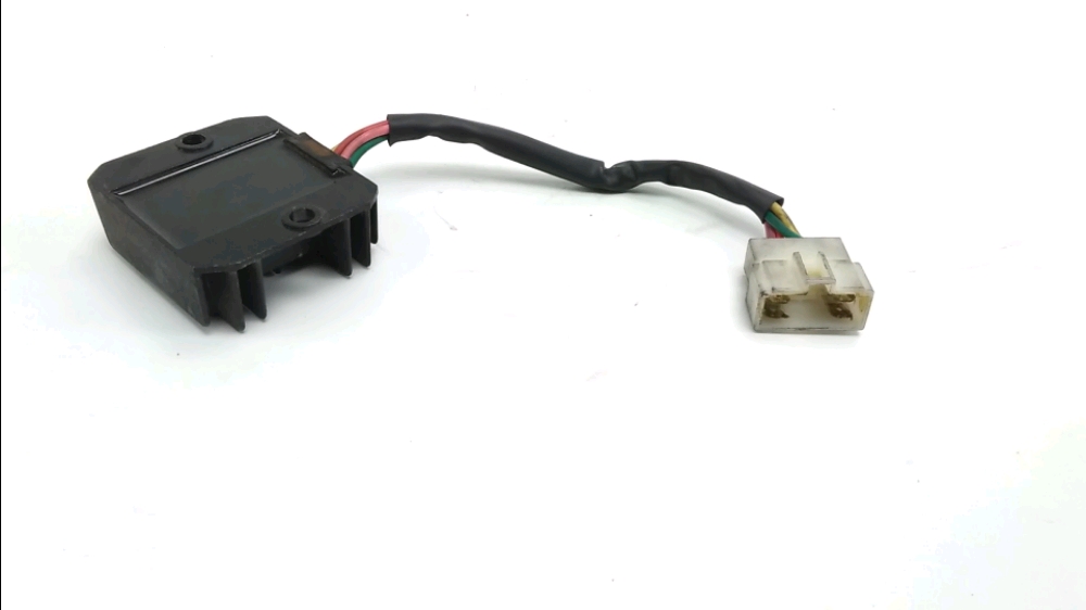 REGULATEUR DE TENSION