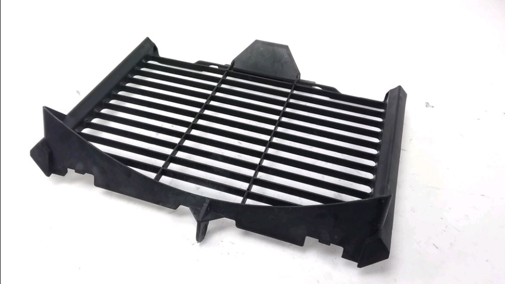 GRILLE DE RADIATEUR